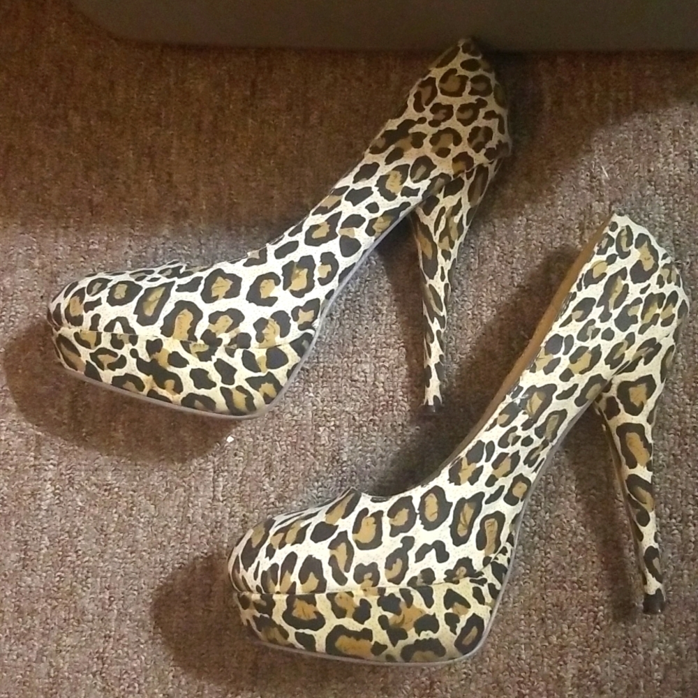Leopard Platform Heels - Picture 8 of 9